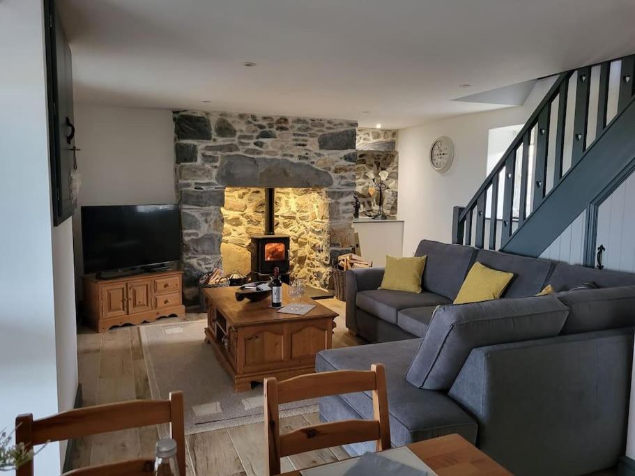 Amazing Coastal & Sunset Views In Eryri Villa Llanllyfni Exterior photo